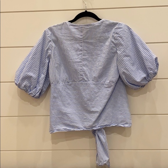 Gibson extra small bubble sleeve tie front top - Picture 3 of 3